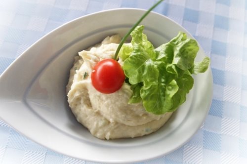 Βελούδινη σκορδαλιά: Ο Άκης Πετρετζίκης μοιράζεται τα μυστικά για να βγει πιο πετυχημένη από ποτέ