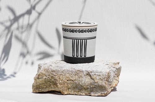 Τα ελληνικά, αρωματικά κεριά που αναδίδουν το ξύπνημα των αισθήσεων και του καλού γούστου 