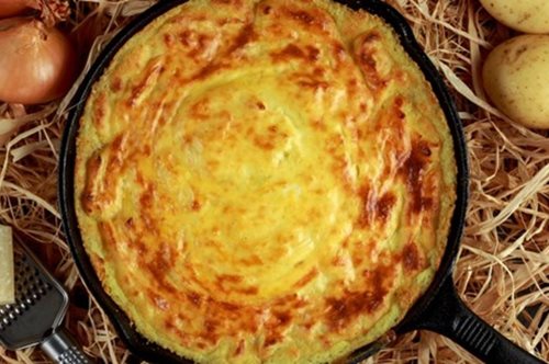 Πατατόπιτα με αυγά στο τηγάνι: Μια συνταγή για μαγείρισσες που δεν έχουν χρόνο  