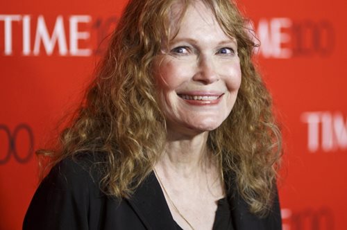 Η Μία Φάροου γράφει για τον θάνατο των τριών παιδιών της: «Μακριά από τα φώτα της δημοσιότητας»