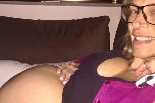 «Εν τέλει δεν ήταν τόσο σύντομη, ούτε τόσο εύκολη η γέννα»