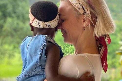 Χριστίνα Κοντοβά: Ετοιμάζεται να υιοθετήσει ένα κοριτσάκι. «Τους τελευταίους μήνες ζω στην Ουγκάντα»