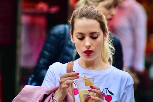 Λεπτή χωρίς στερήσεις: Οι κανόνες που ακολουθούν οι γυναίκες που χάνουν κιλά χωρίς να κάνουν δίαιτα