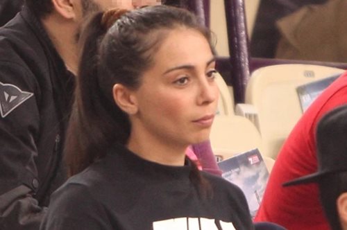 «Μου έχουν πέσει τα μαλλιά, παλεύω με τα δόντια μου και δεν μπορώ να γελάσω»