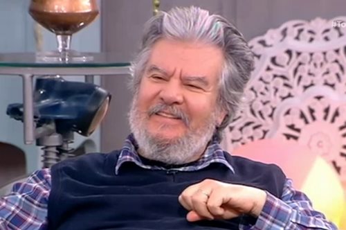 «Σε τρεις μήνες περιμένουμε παιδάκι»: Ο Βασίλης Χαλακατεβάκης για το γάμο-έκπληξη και την πατρότητα