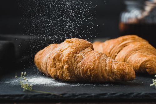 Υγιεινά γλυκά σνακ: Φτιάξε το πιο healthy κρουασάν μόνο με 3 υλικά