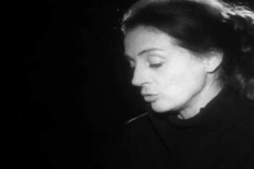 Σπάνιο ντοκουμέντο: Η Έλλη Λαμπέτη διαβάζει κείμενα της Μ. Τετάρτης