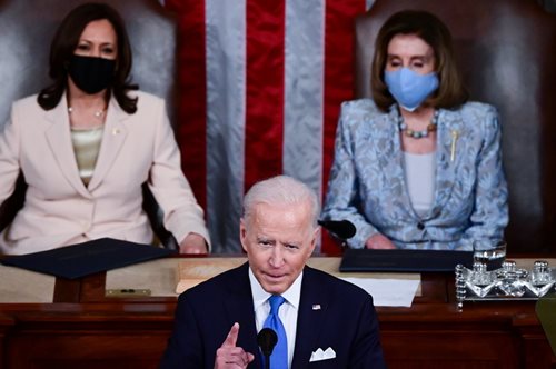 Καμάλα Χάρις: Έγραψε για ακόμη μία φορά ιστορία στο αμερικανικό Kογκρέσο