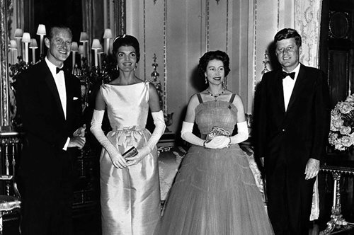 Τζάκι Κένεντι | Πώς παντρεύτηκε τον πρώην σύντροφο της αδελφής της, Αριστοτέλη Ωνάση