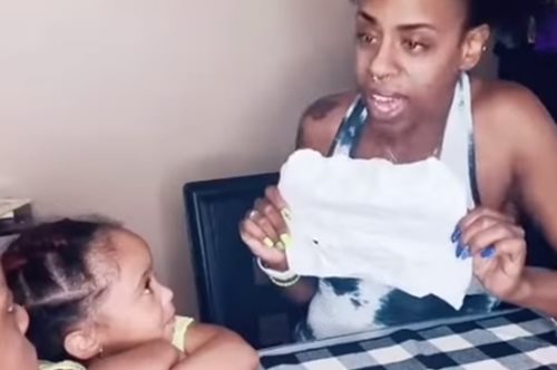 Ο εκπληκτικός τρόπος μιας μαμάς να δείξει στα παιδιά της με ένα χαρτί τις συνέπειες του bullying