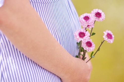 Τα διατροφικά συμπληρώματα που μας υποστηρίζουν στη μητρότητα: Από τη σύλληψη έως το θηλασμό