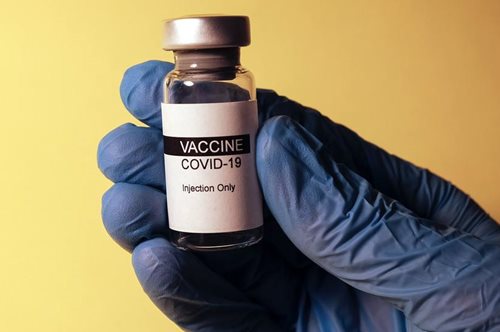 Βρετανία: Σκέψεις να μην γίνεται το εμβόλιο της AstraZeneca στους κάτω των 40 ετών