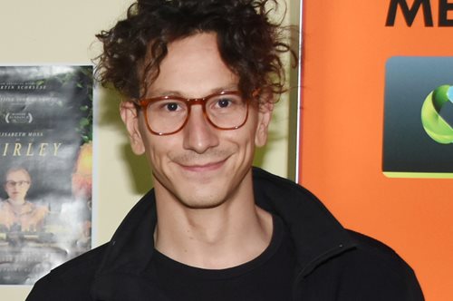 «H απώλεια του κολλητού μου στιγμάτισε την εφηβεία μου. Ένιωσα ενοχές που συνέχισα να ζω»