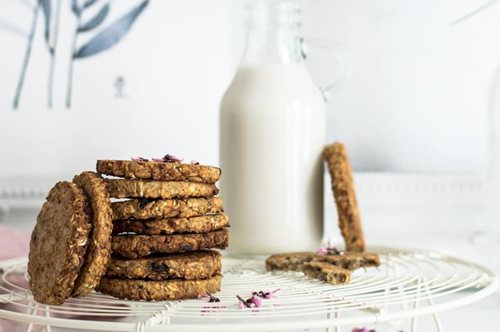 Συνταγή για θρεπτικά μπισκότα με μπανάνα και βρώμη (χωρίς ζάχαρη)