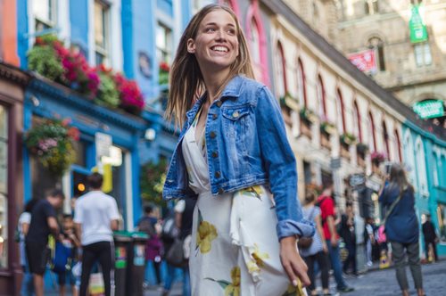 Τα Zara φορέματα που δεν θα σταματήσεις να φοράς το καλακαίρι