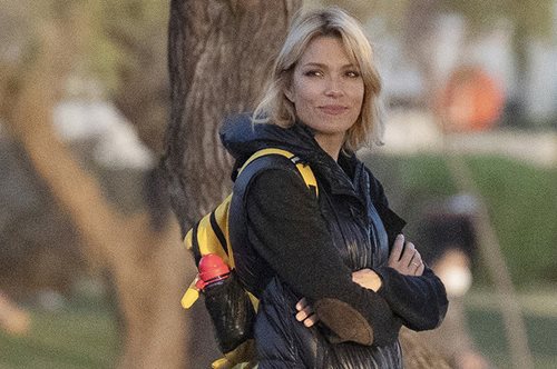 Υπέροχο: Η Βίκυ Καγιά φόρεσε το ελληνικό μαγιό που κολακεύει όλα τα χρώματα επιδερμίδας