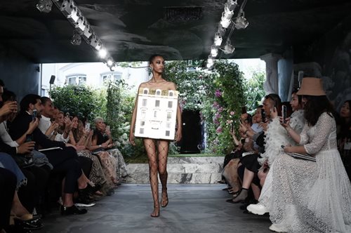 Dior | Το fashion show θα πραγματοποιηθεί στο Καλλιμάρμαρο και η φωτογράφιση στην Ακρόπολη