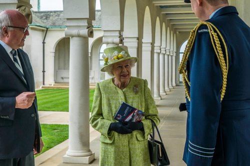 Πολύ δύσκολο το έργο αυτού που θα αποφασίσει να δηλητηριάσει τη βασίλισσα Ελισάβετ