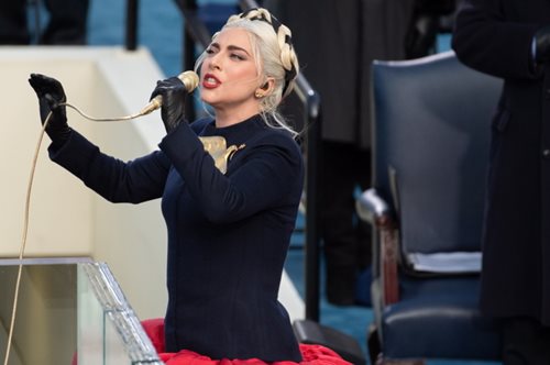 «Με βίασαν στα 19 και έμεινα έγκυος»: Η σοκαριστική εξομολόγηση της Lady Gaga στον πρίγκιπα Χάρι