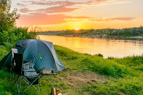 Η νέα συλλογή κάμπινγκ του Zara Home θα σε κάνει να αναθεωρήσεις τον τρόπο που κάνεις διακοπές 