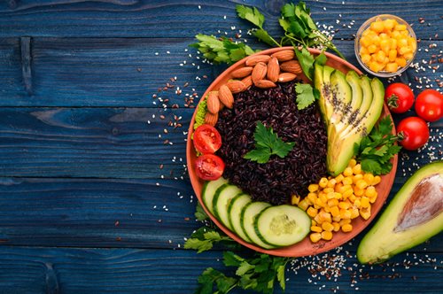 Πώς θα φτιάξεις ψωμί από κινόα (και ένα τέλειο spread με αβοκάντο!)