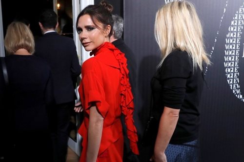 Victoria Beckham | Φόρεσε το τζιν παντελόνι που ταιριάζει σε όλους τους σωματότυπους
