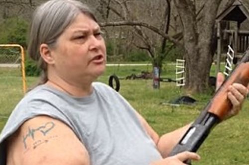 Μητέρα πυρoβολεί ένα iPhone για να... σώσει τα παιδιά της