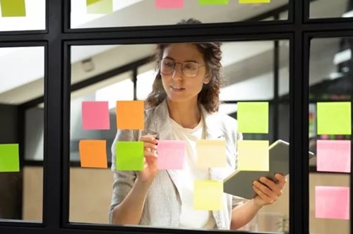 «Ξεκλείδωσε» τον εγκέφαλό σου: Τα έξυπνα νοοτροπικά συμπληρώματα διατροφής