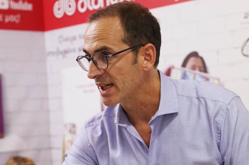 Κώστας Κρομμύδας | Στο νέο βιβλίο του μας διηγείται μια αληθινή, συναρπαστική ιστορία ζωής