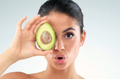 Λαμπερή και νεανική επιδερμίδα: Το πρόγραμμα και οι τροφές της αντιγήρανσης