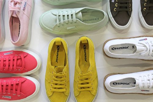Τα νέα, καλοκαιρινά σχέδια της Superga είναι τίγκα στο χρώμα