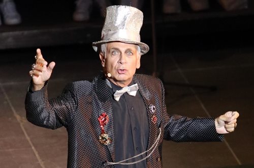 «Έκλεισε το παράθυρο χωρίς να δει ότι ήμουν στον αέρα»: Το ατύχημα του Αλέξανδρου Αντωνόπουλου