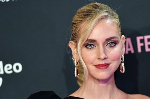 Φώτισε ολόκληρο το πρόσωπό της: Η σκιά ματιών που φόρεσε η Κιάρα Φεράνι μάς δίνει έμπνευση