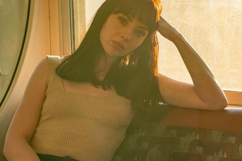 Τα seventies δεν πεθαίνουν ποτέ: Οι τάσεις τους που επέστρεψαν δριμύτερες φέτος το καλοκαίρι