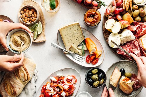 Διατροφολόγος προτείνει δέκα θρεπτικά σνακ έως 200 θερμίδες