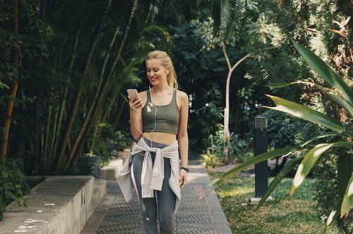 Πώς θα κάψεις γρήγορα λίπος μόνο με περπάτημα;