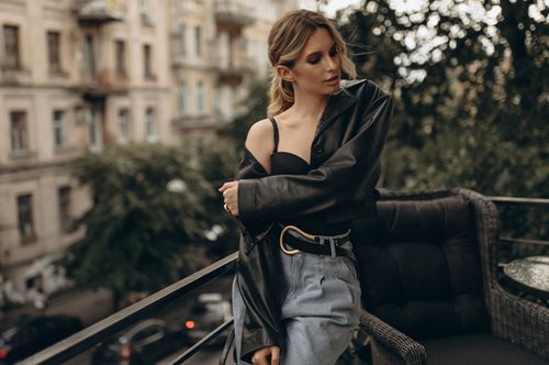 Στο Net-a-Porter ξεκίνησαν οι εκπτώσεις | 10 κομμάτια για τη shopping list σας