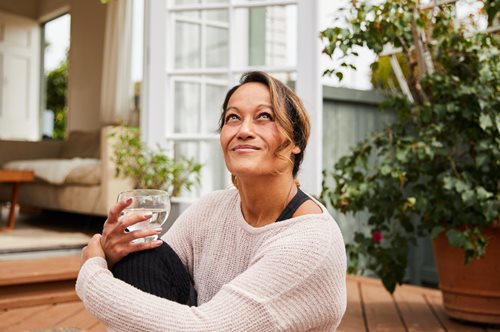 10 αποτελεσματικοί τρόποι για να πίνεις περισσότερο νερό