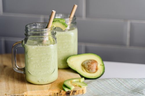 Smoothie με αβοκάντο και πράσινο τσάι για δυνατό ανοσοποιητικό
