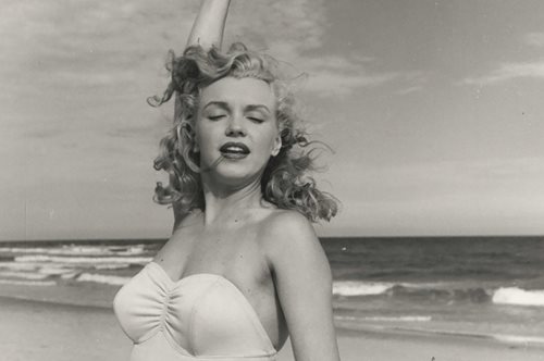 Σπάνιες φωτογραφίες της Marilyn Monroe με μπικίνι