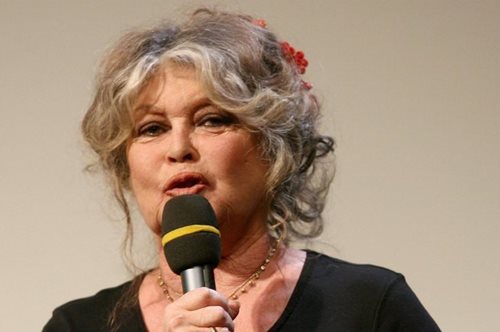 Η Μπριζίτ Μπαρντό απευθύνει έκκληση στον πρόεδρο Ερντογάν κατά ενός τουρκικού σχεδίου νόμου που προβλέπει έως και θανάτωση αδέσποτων