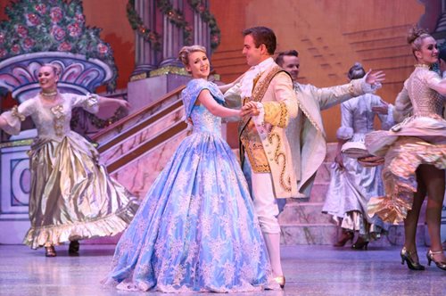 Σταχτοπούτα: Μια φεμινιστική ιστορία που έγινε το παραμύθι που ξέρουμε σήμερα