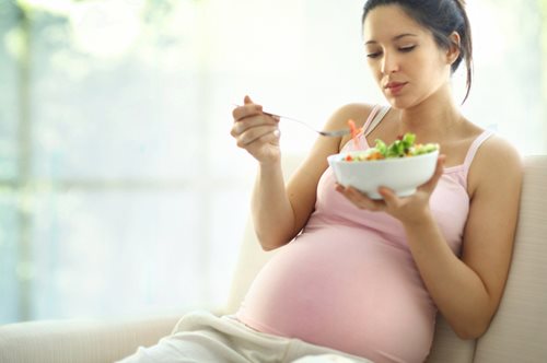 «Διατροφή και Εγκυμοσύνη»: Οι συμβουλές δύο κορυφαίων επιστημόνων