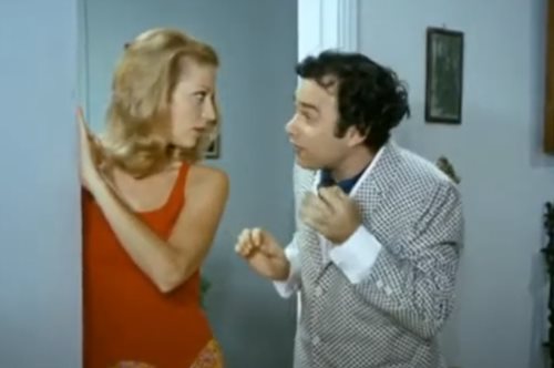 Μία ματιά στο σπίτι της ταινίας «Μια κυρία στα μπουζούκια» - Πώς είναι σήμερα; 