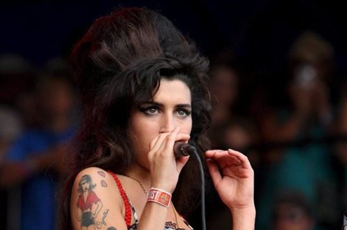 Beehive: Το διάσημο χτένισμα της Έιμι Γουάινχαουζ ξεκίνησε σαν αστείο