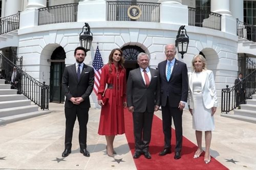 Βασίλισσα Ράνια: Απαστράπτουσα στον Λευκό Οίκο η πιο στιλάτη βασίλισσα στον κόσμο