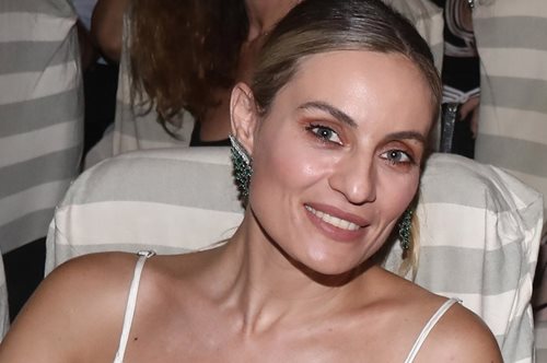 Η Ελεονώρα Μελέτη ποζάρει με μπικίνι και αυτοσαρκάζεται