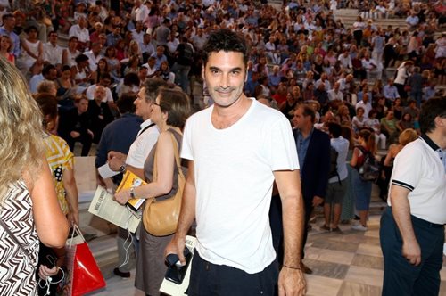 Ο Χριστόφορος Παπακαλιάτης 25 χρόνια πριν σε ξέγνοιαστες στιγμές