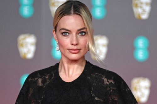 Το φυσικό μακιγιάζ της Margot Robbie με τις πιο hot αποχρώσεις του καλοκαιριού