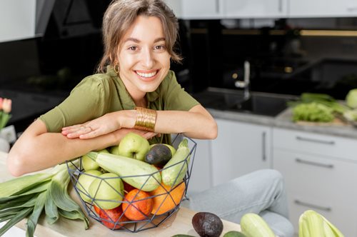 Αν τρώω πιο πολλά φρούτα και λαχανικά θα χάσω βάρος; Η διαιτολόγος απαντά